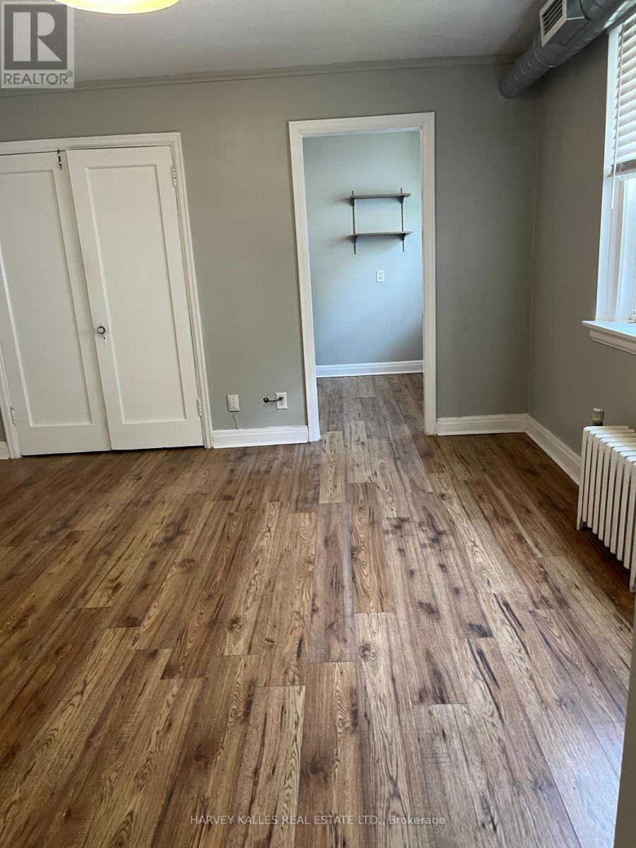 32 - 3 ELM GROVE AVENUE