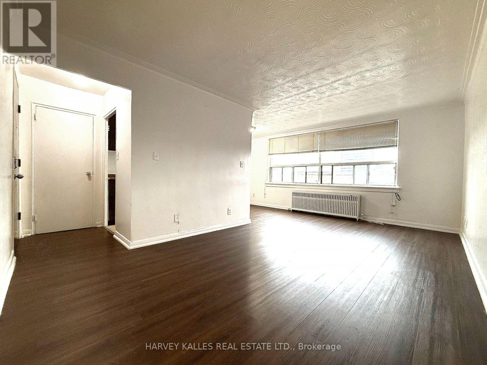 402 - 1490 EGLINTON AVENUE W