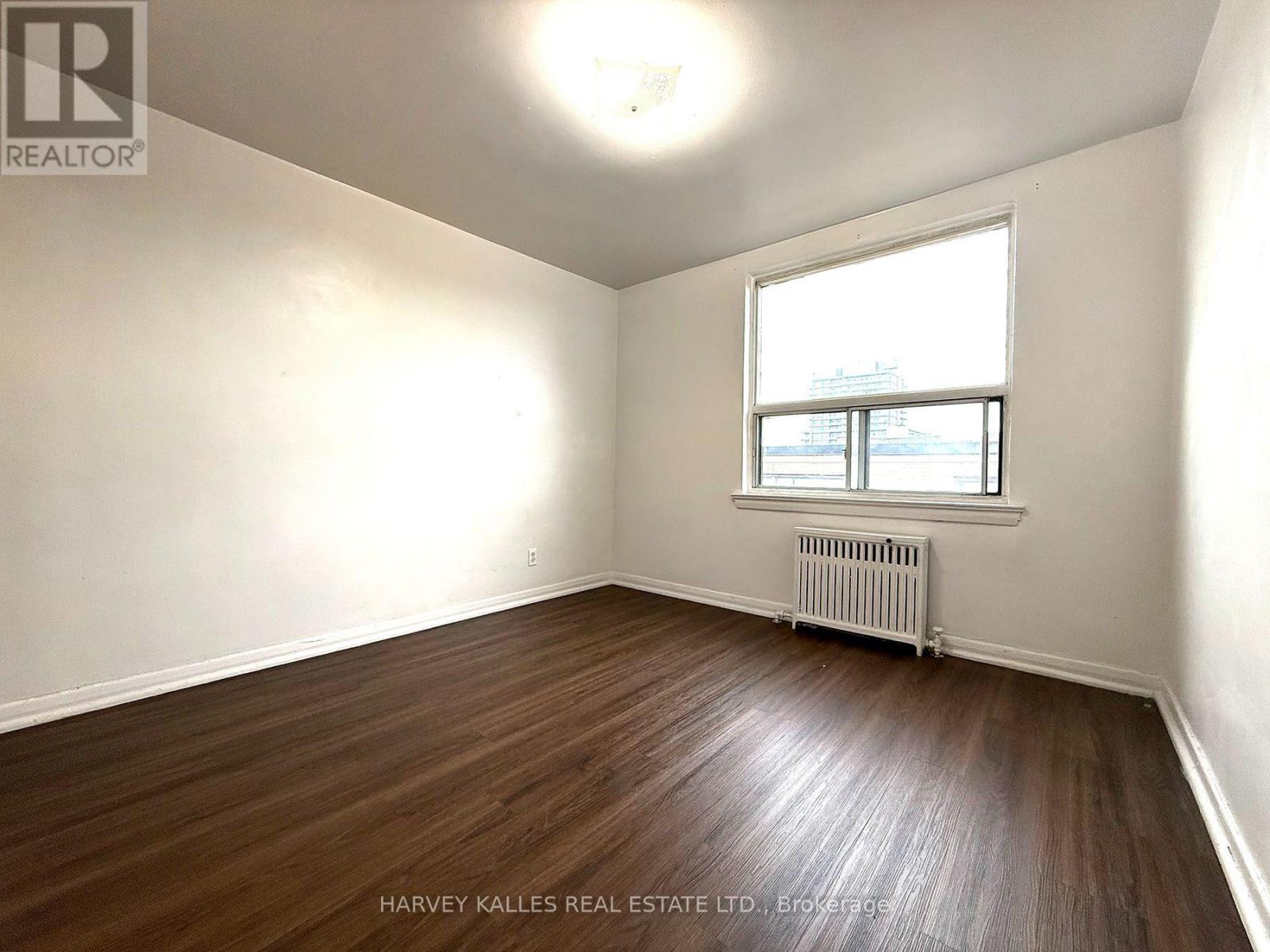402 - 1490 EGLINTON AVENUE W