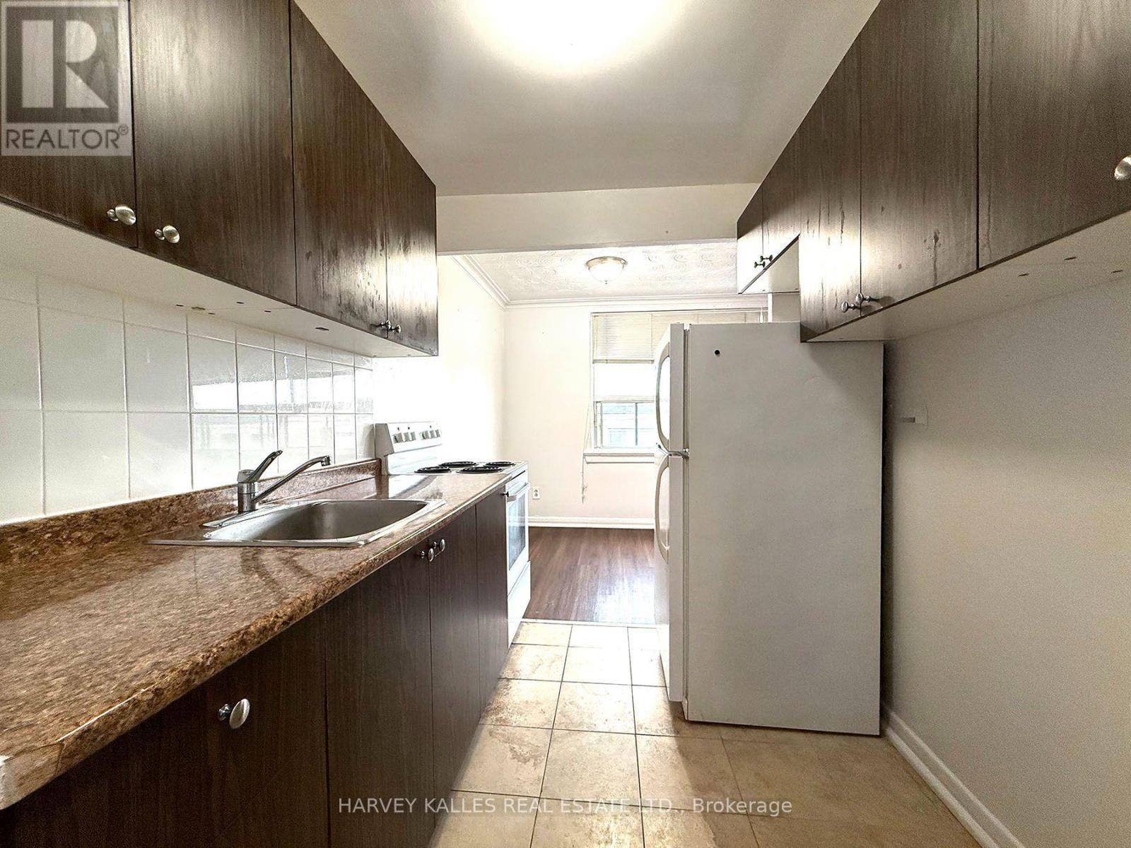 402 - 1490 EGLINTON AVENUE W
