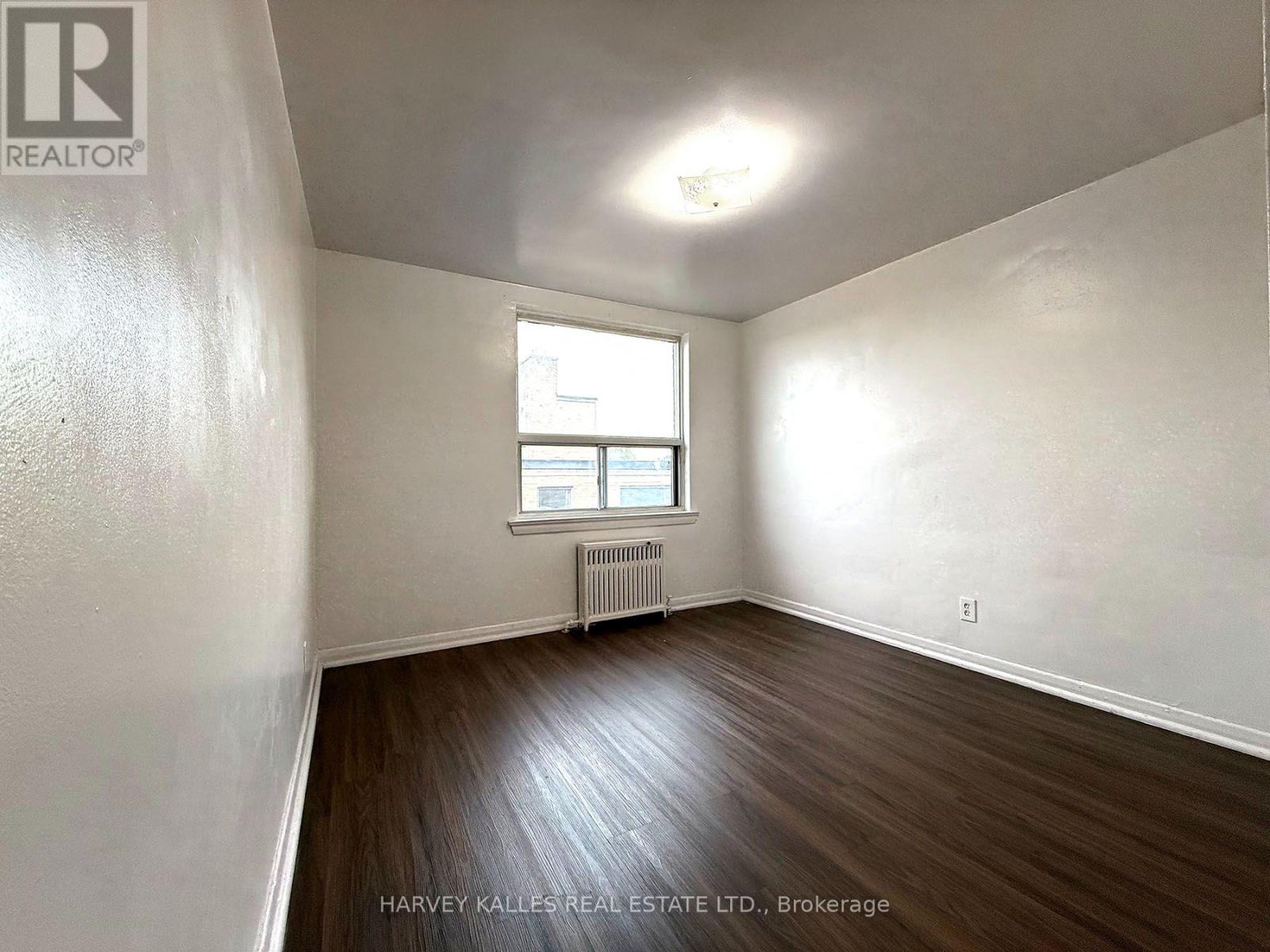 402 - 1490 EGLINTON AVENUE W