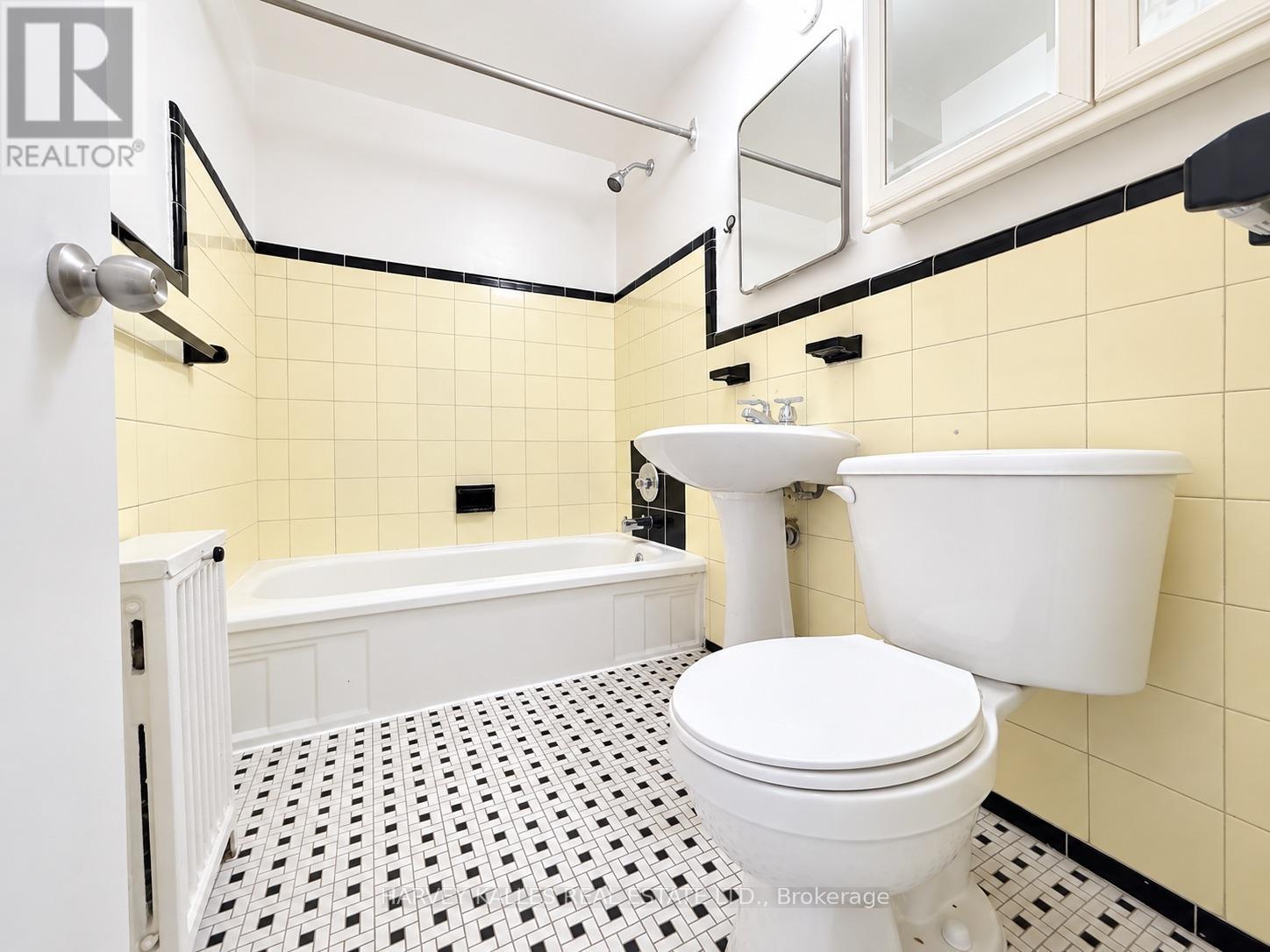 402 - 1490 EGLINTON AVENUE W