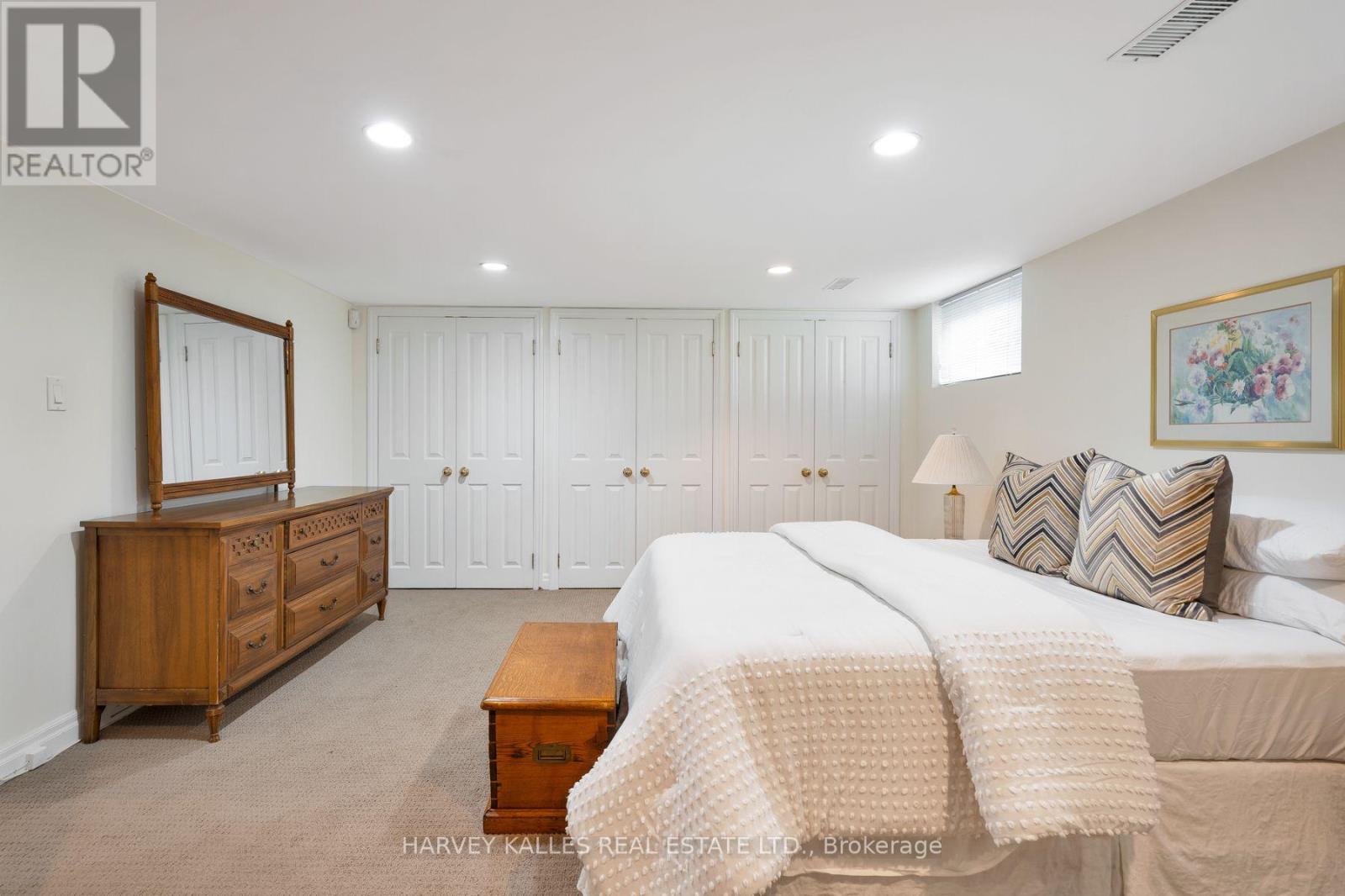 4 ATHLONE DRIVE