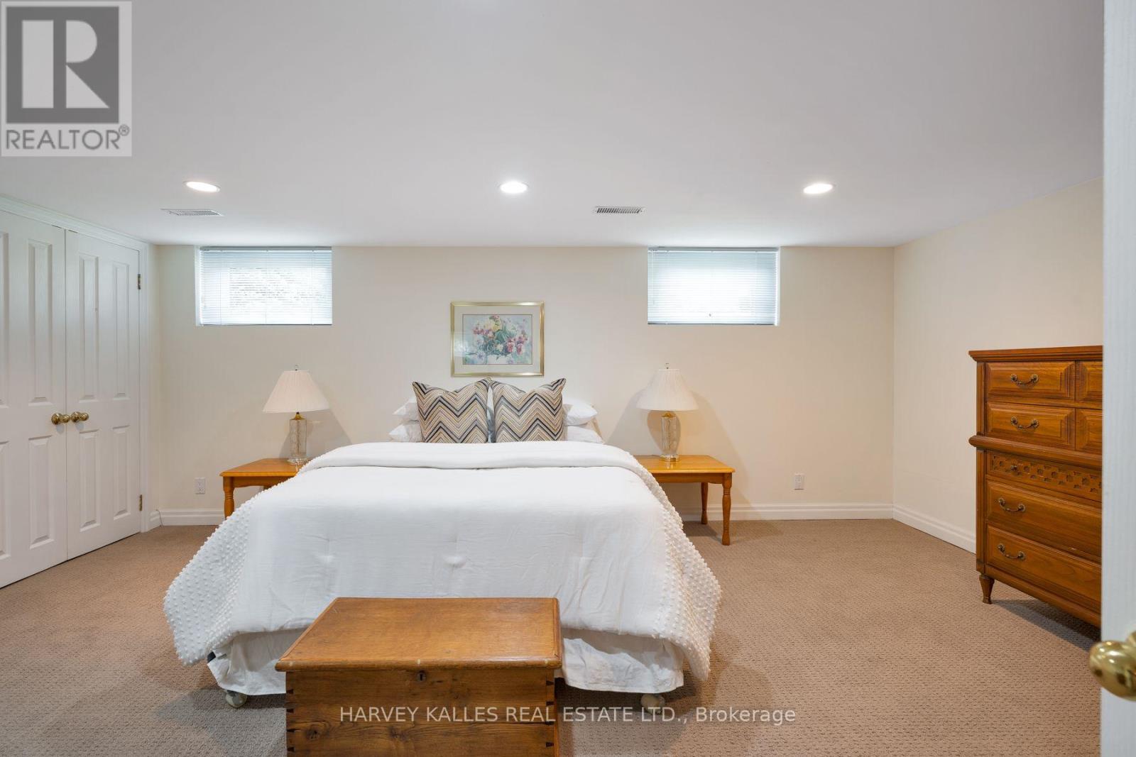 4 ATHLONE DRIVE