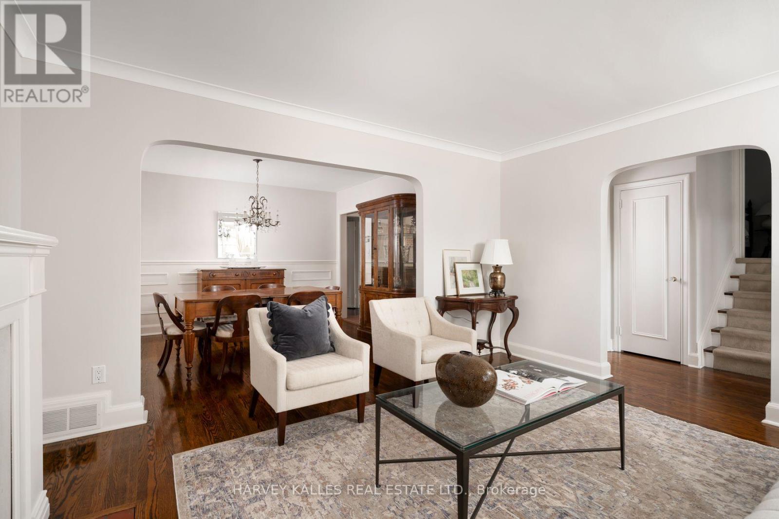4 ATHLONE DRIVE