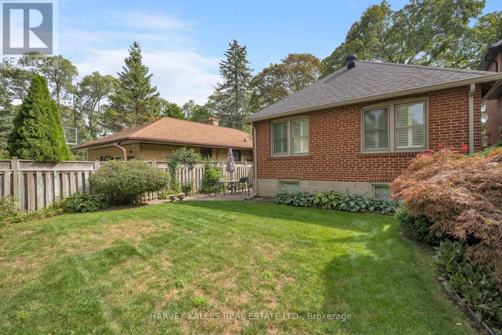 4 ATHLONE DRIVE