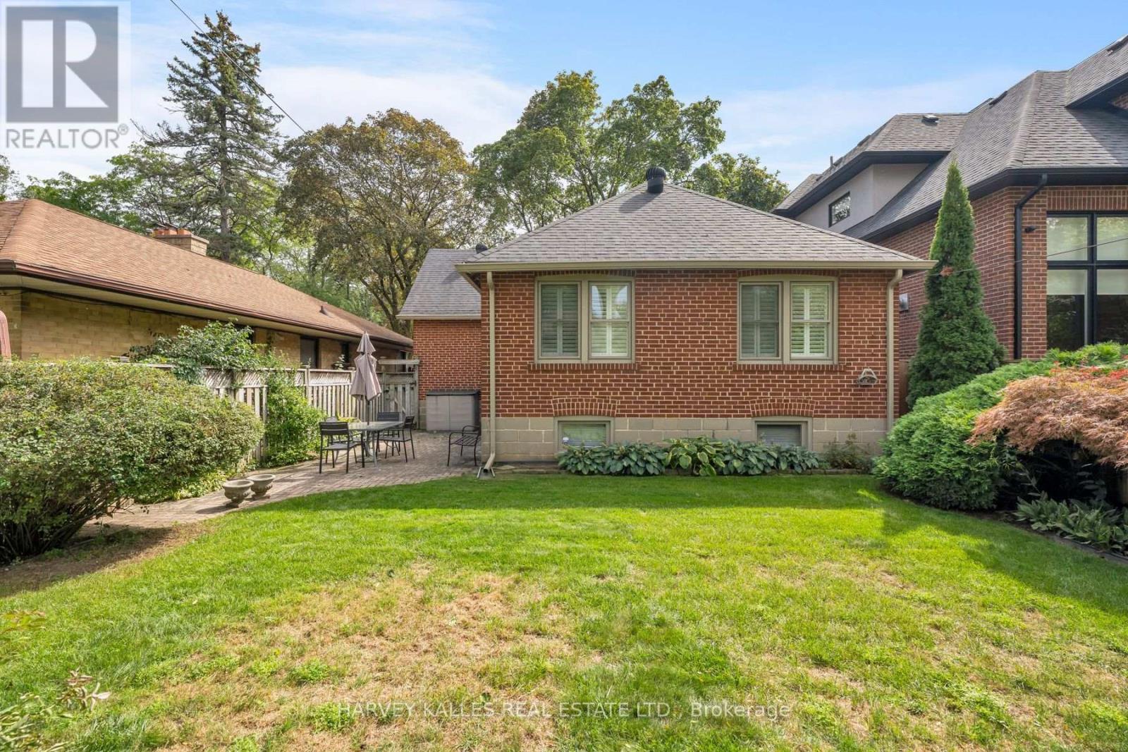 4 ATHLONE DRIVE