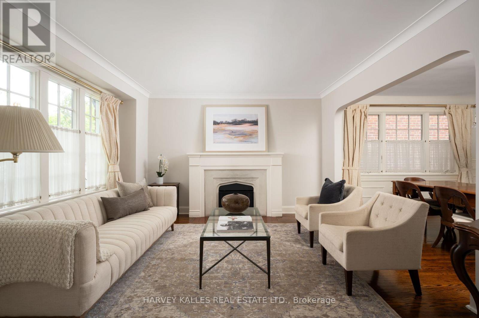 4 ATHLONE DRIVE