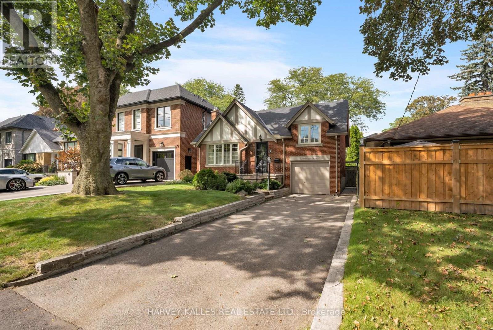 4 ATHLONE DRIVE