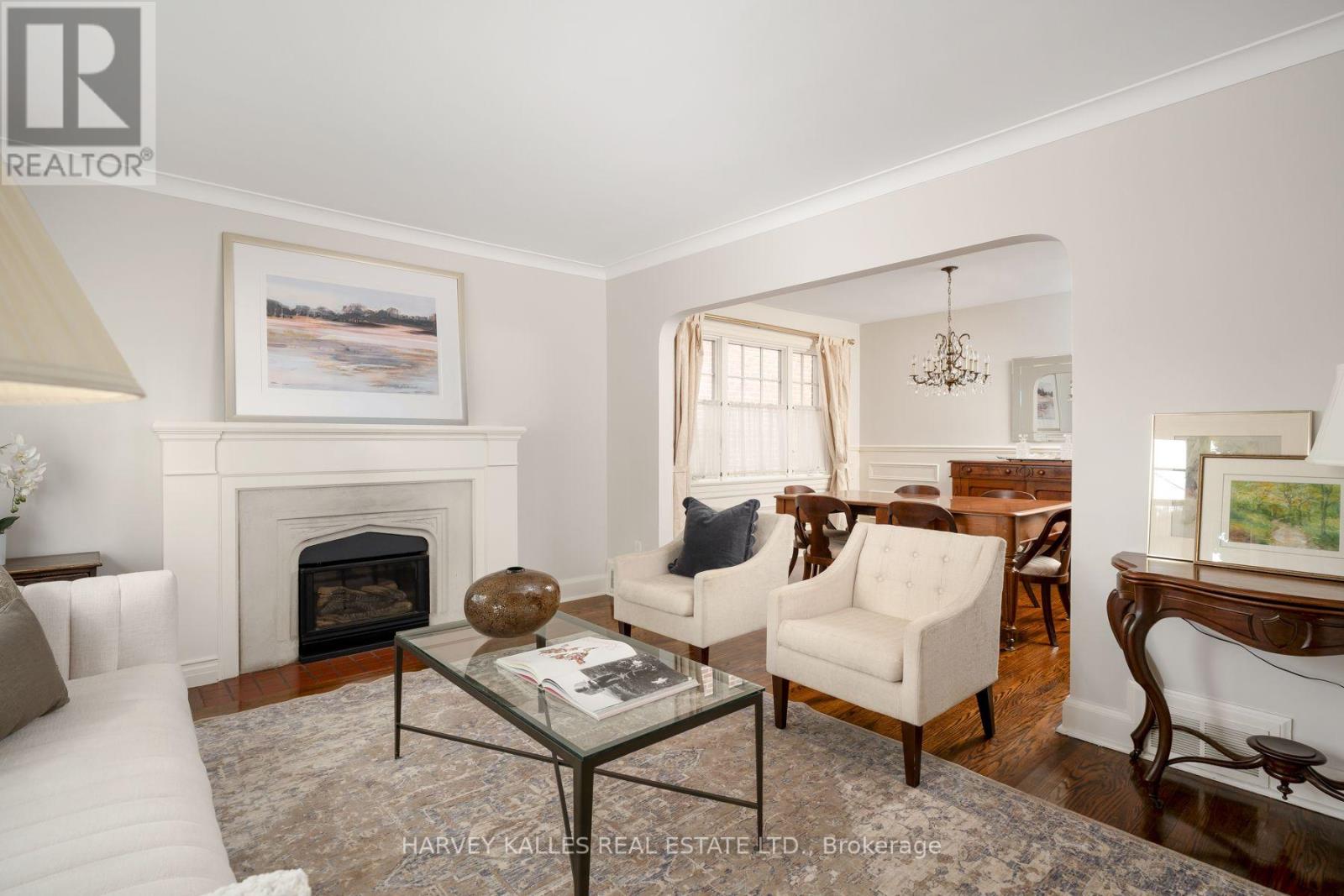 4 ATHLONE DRIVE