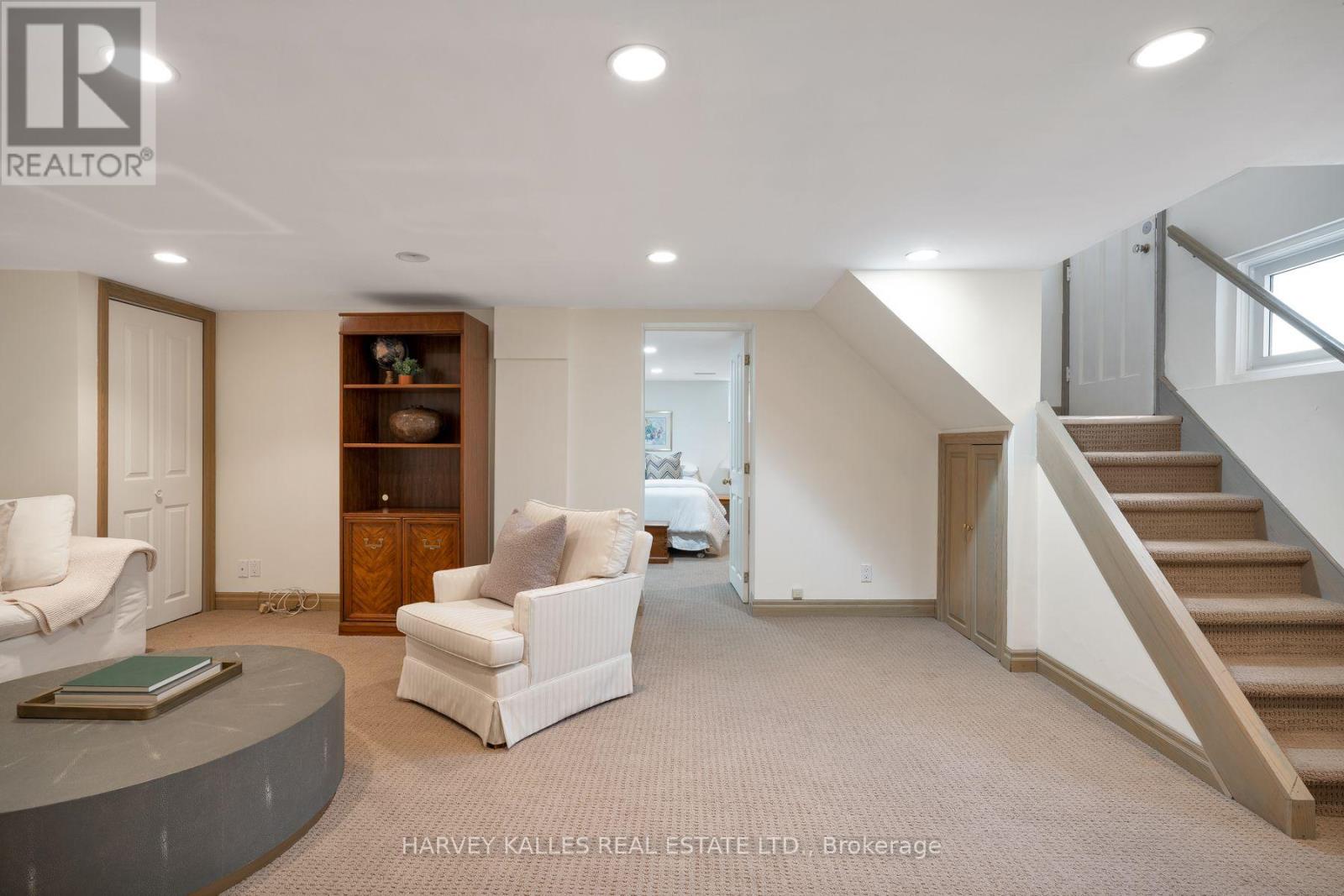 4 ATHLONE DRIVE