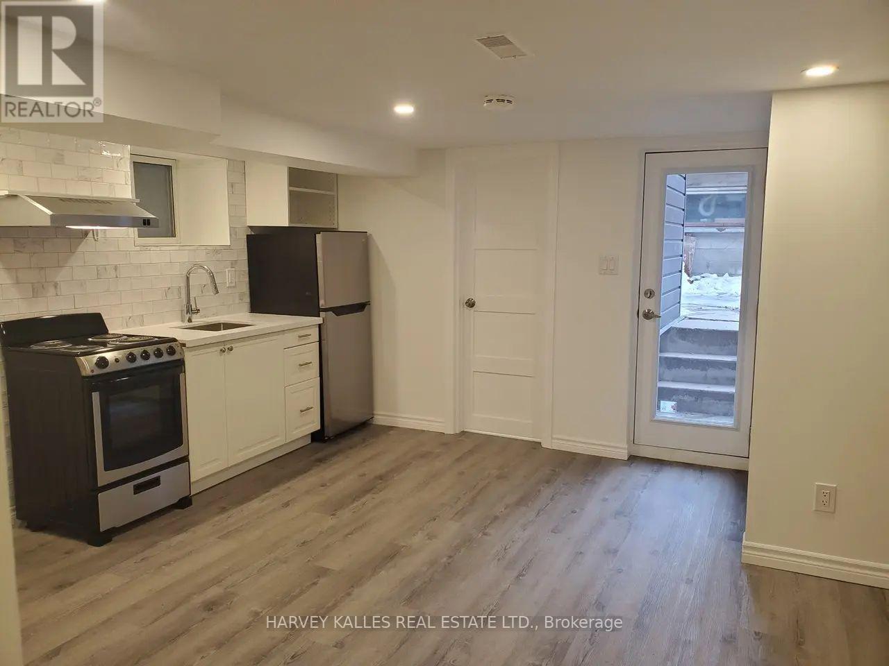MAIN - 1300 LANSDOWNE AVENUE