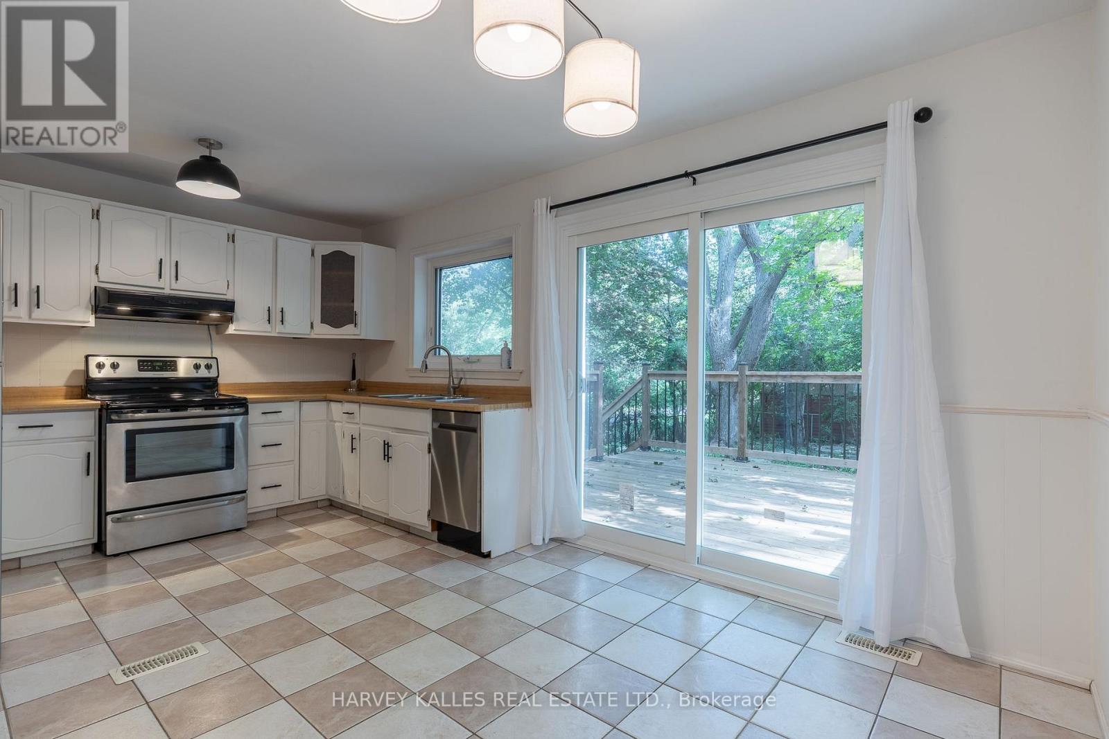 2258 BROOKHURST ROAD
