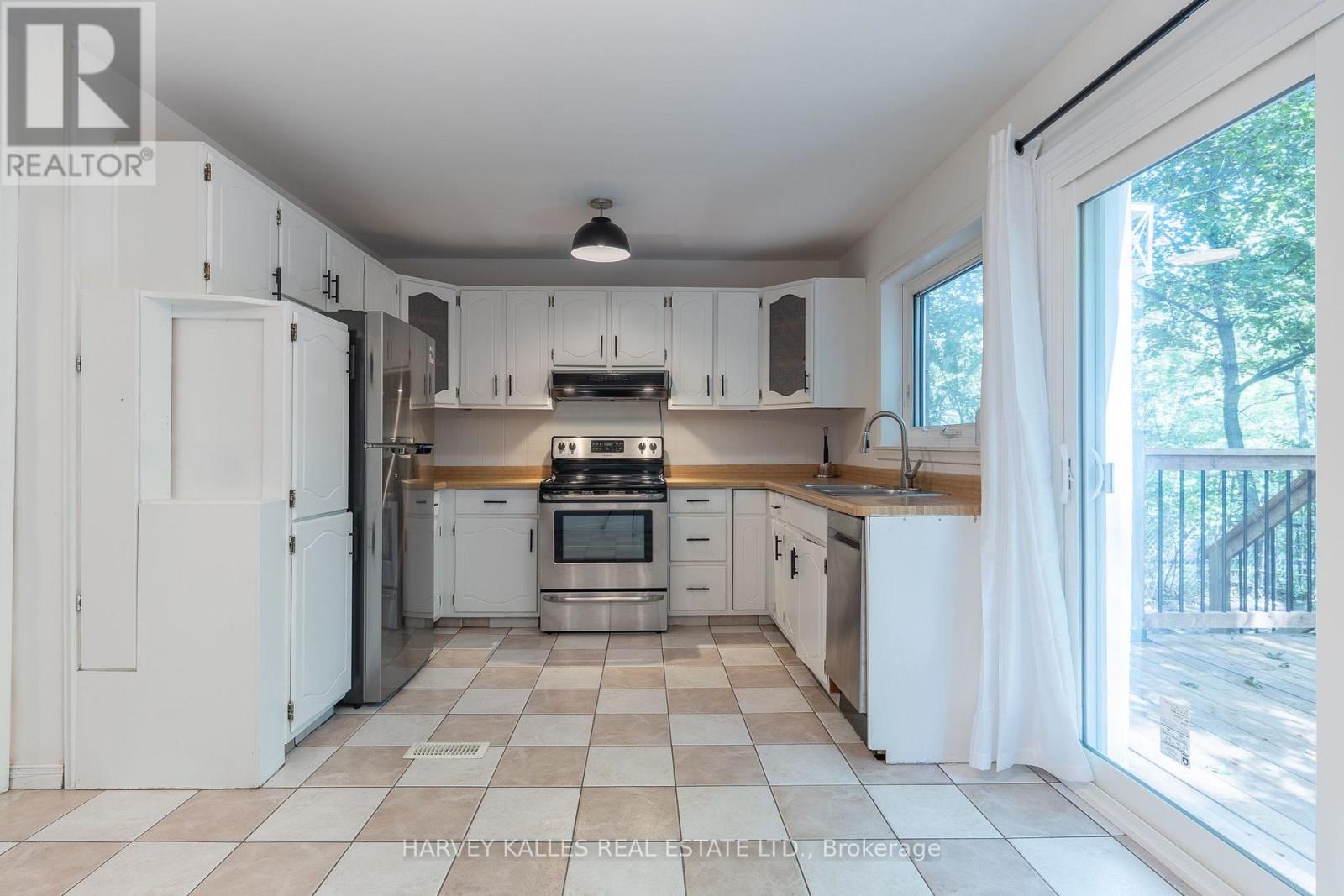 2258 BROOKHURST ROAD