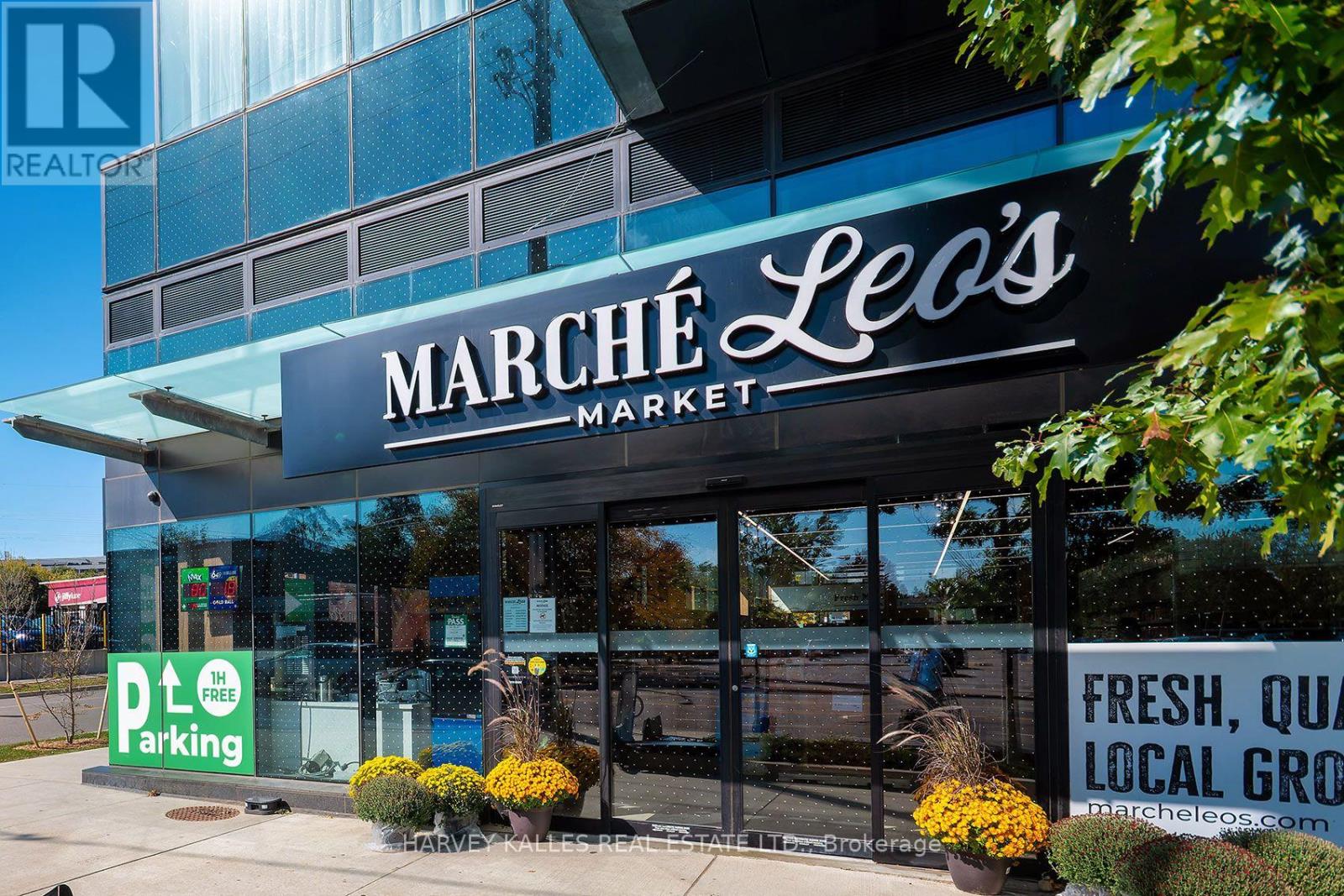 412 - 4208 DUNDAS STREET W