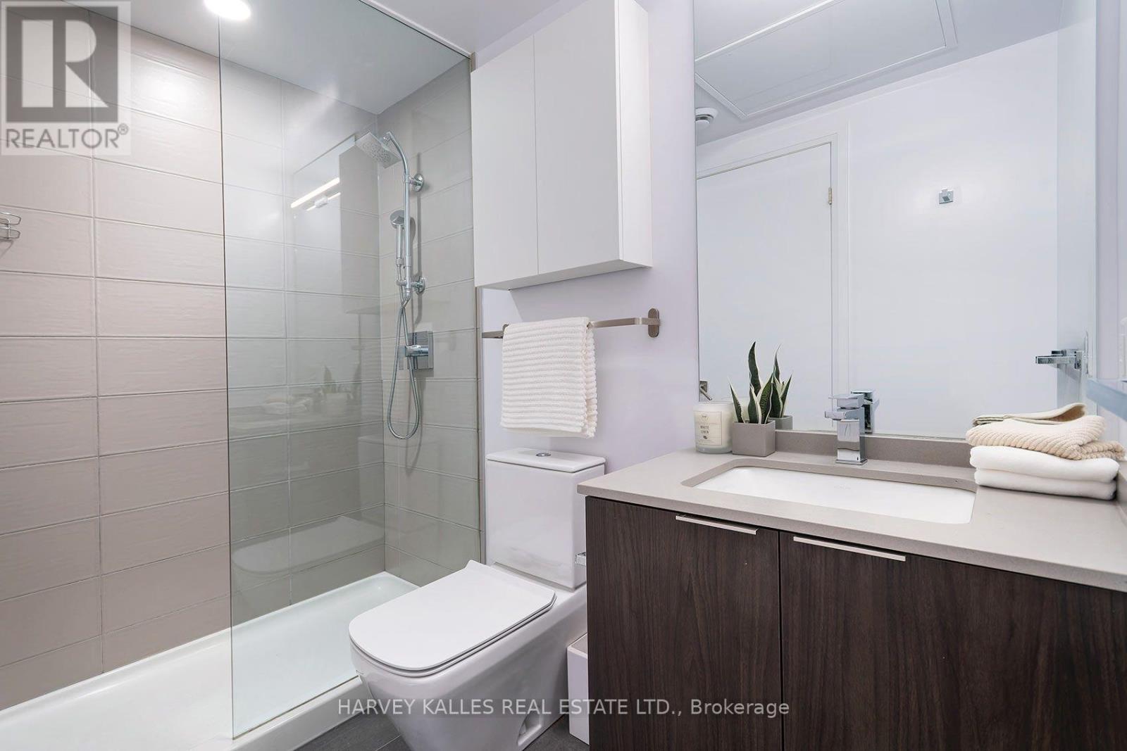 412 - 4208 DUNDAS STREET W