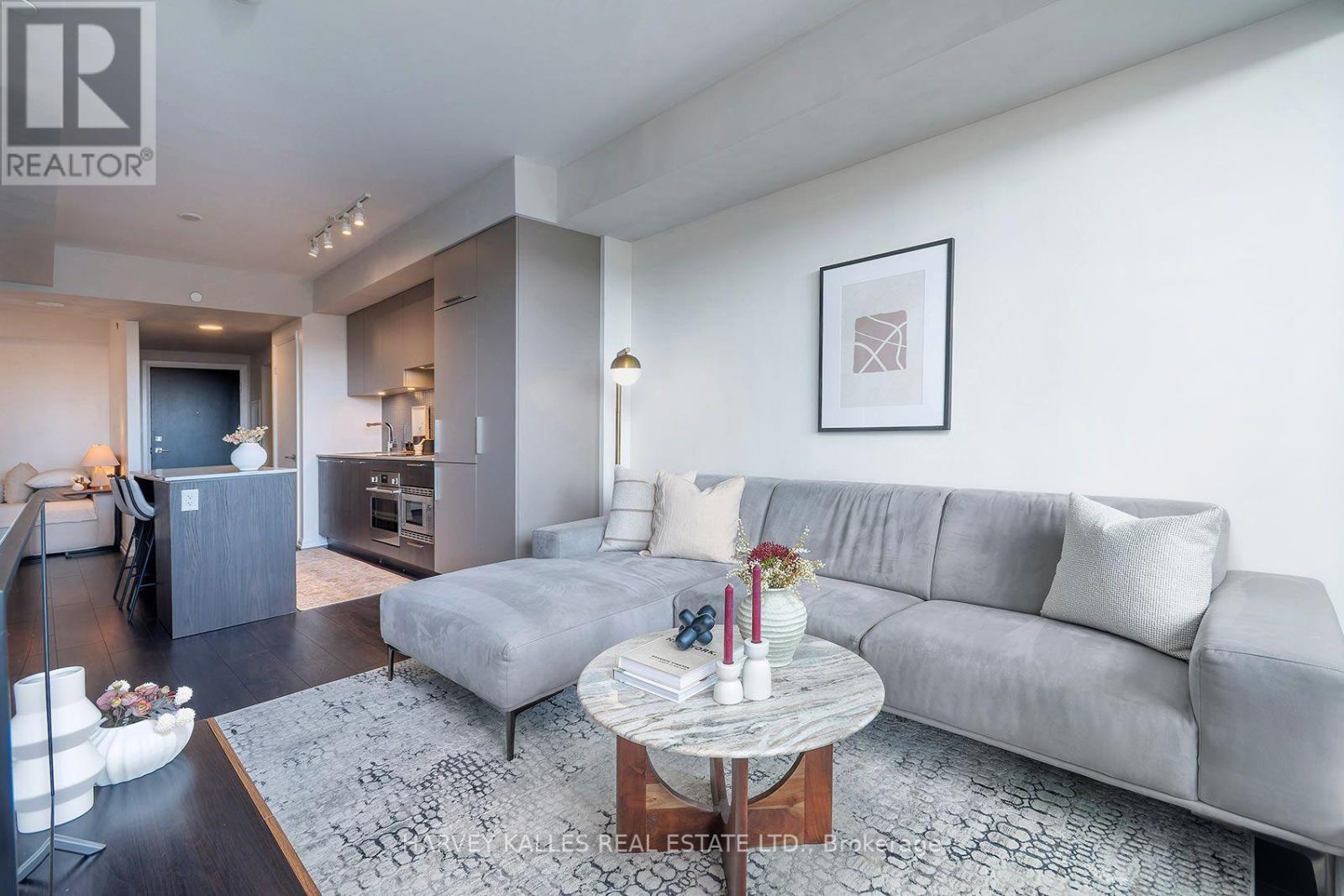 412 - 4208 DUNDAS STREET W