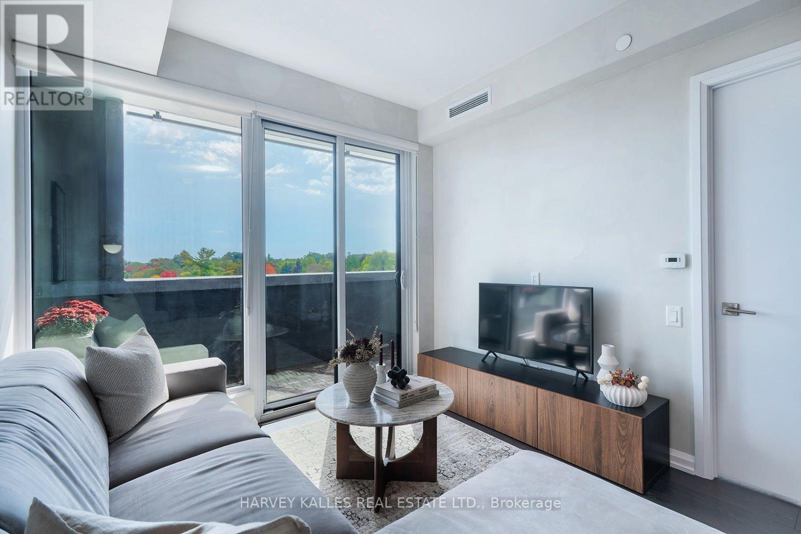 412 - 4208 DUNDAS STREET W