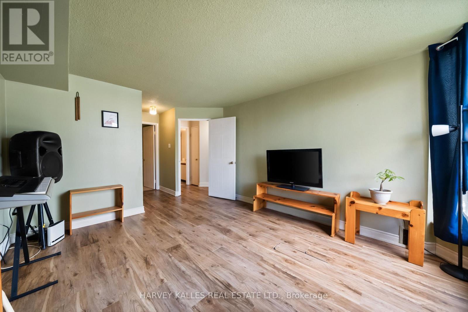 505 - 25 FAIRVIEW ROAD