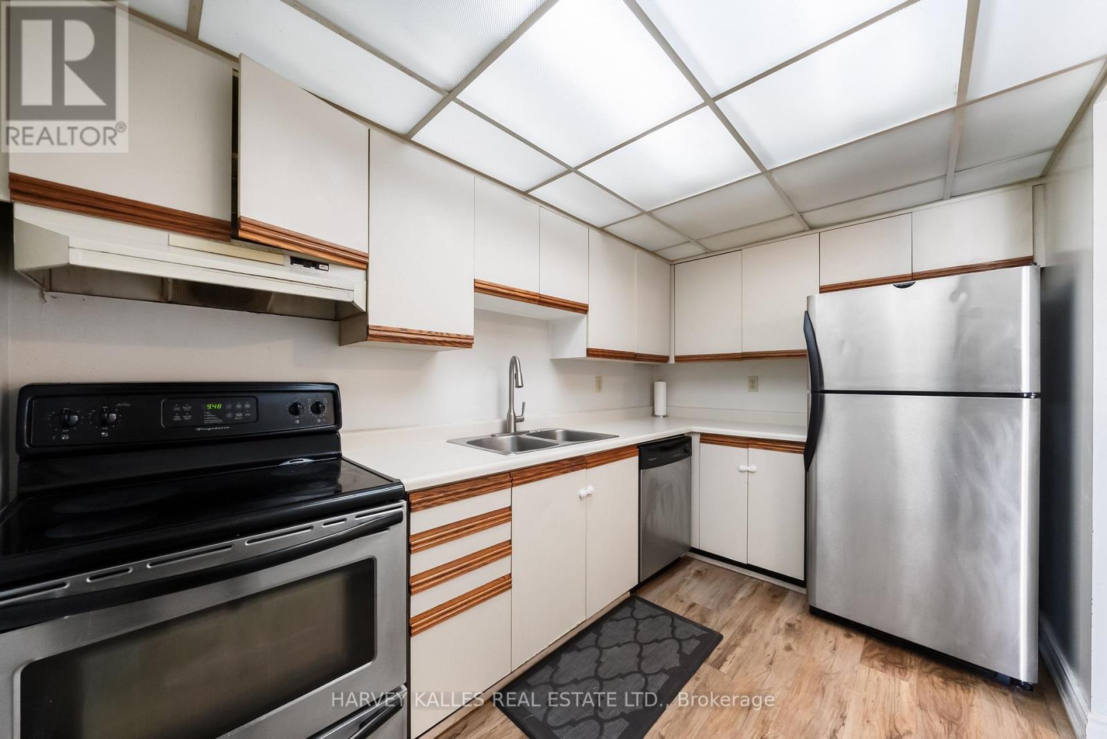 505 - 25 FAIRVIEW ROAD