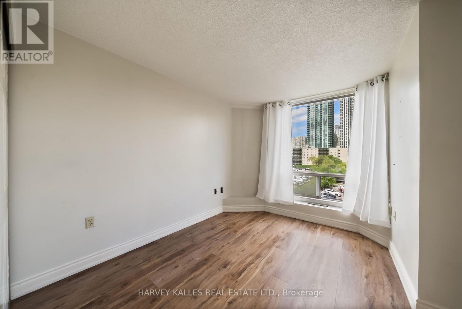 505 - 25 FAIRVIEW ROAD