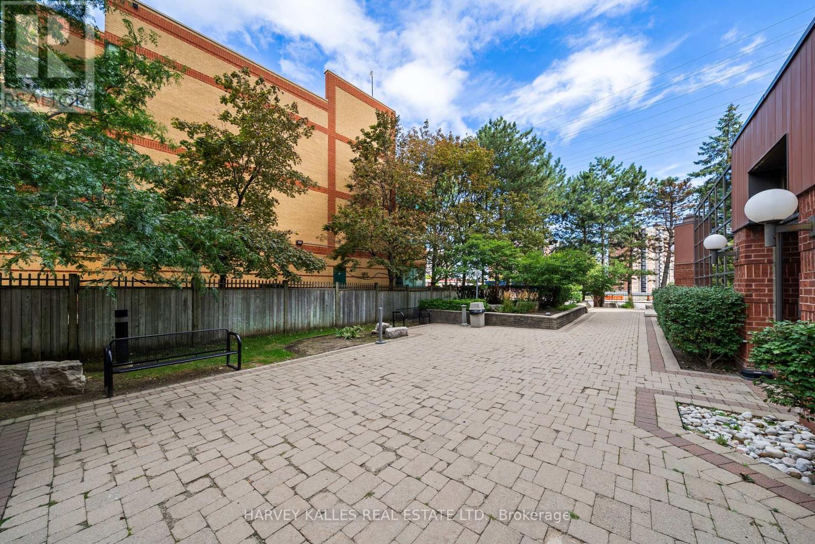 505 - 25 FAIRVIEW ROAD