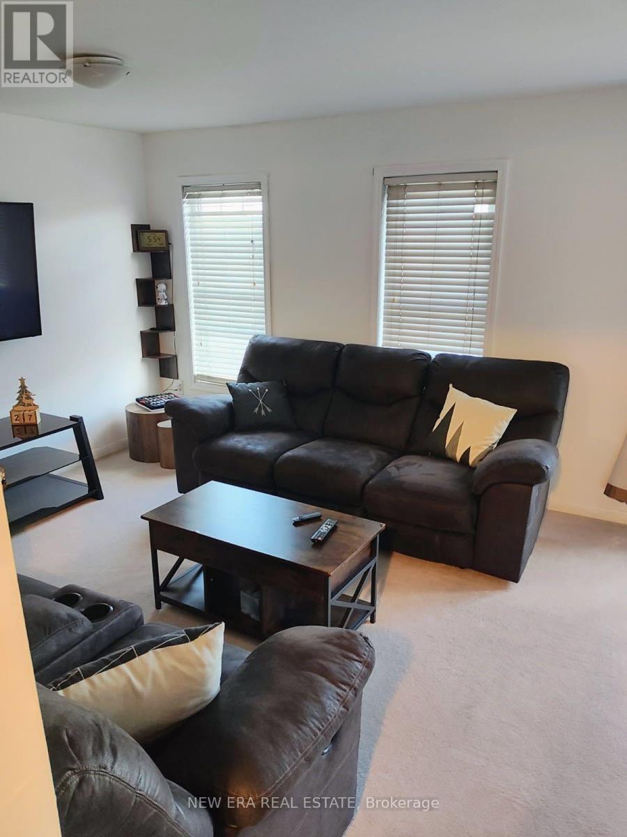225 SCHREYER CRESCENT