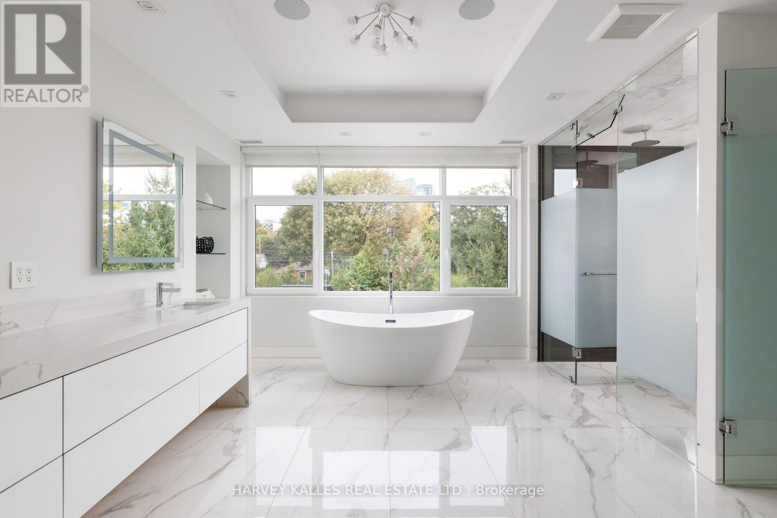 16 GRAYSTONE GARDENS