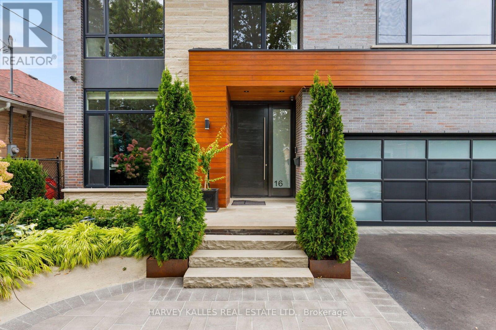 16 GRAYSTONE GARDENS
