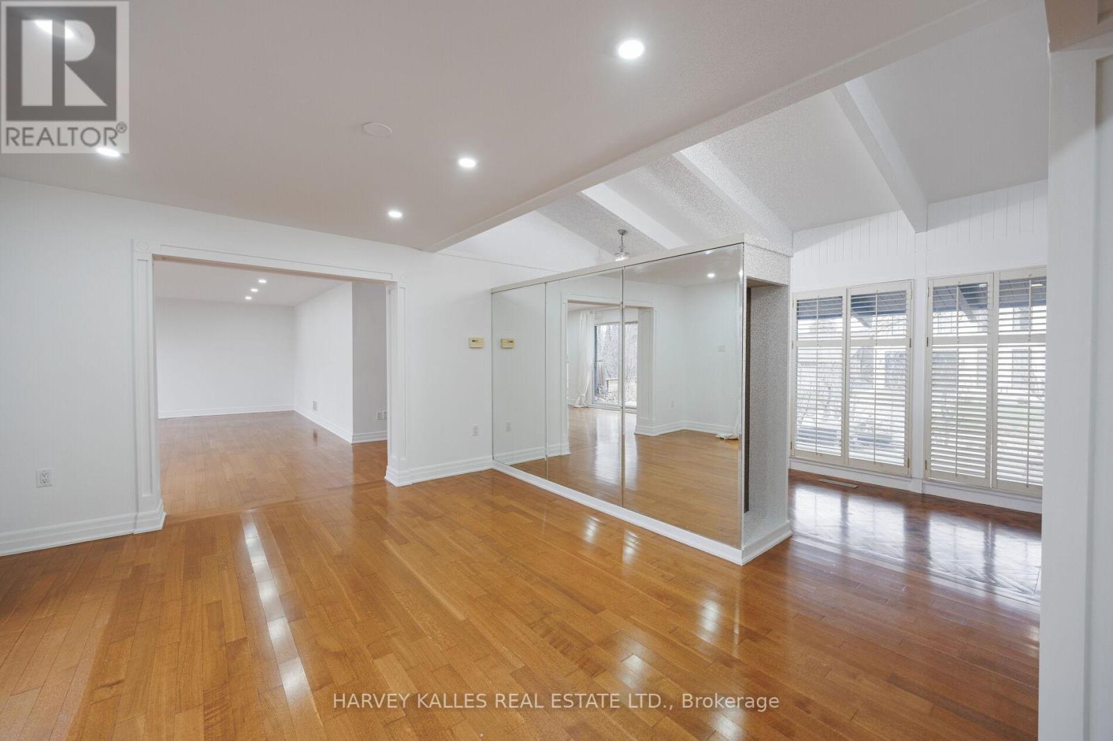 19 BLAIR ATHOL CRESCENT