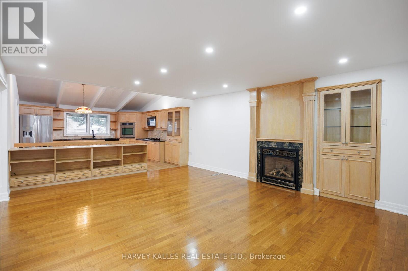 19 BLAIR ATHOL CRESCENT