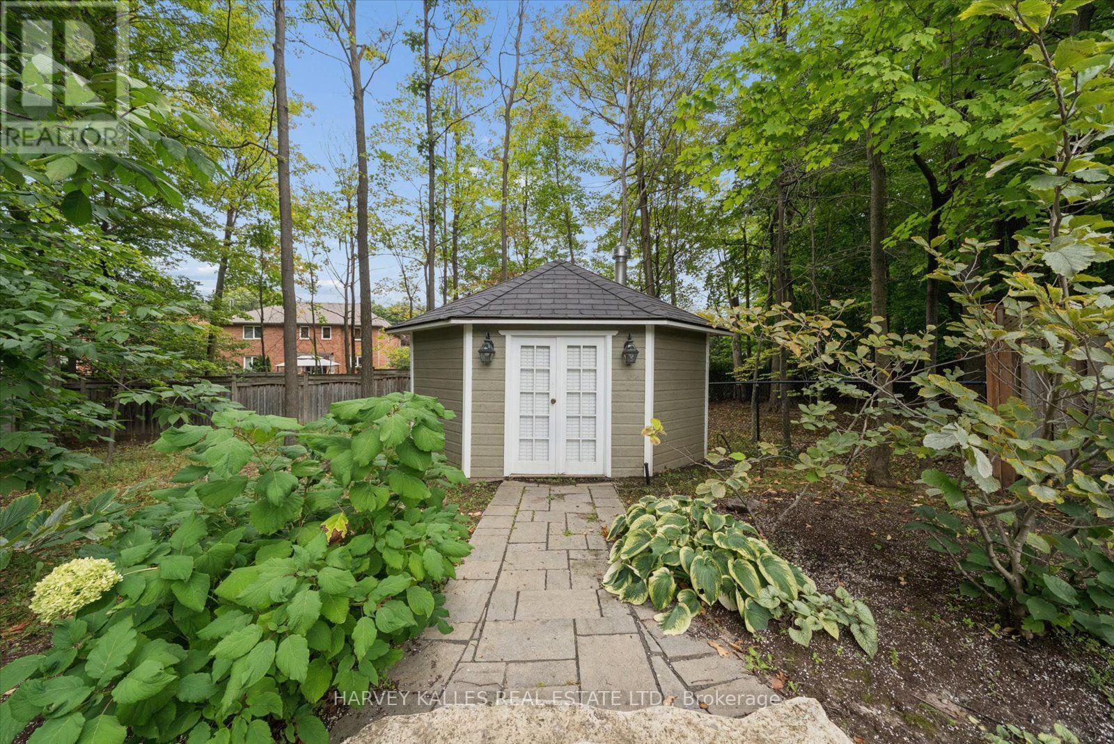 3685 ST. LAURENT COURT