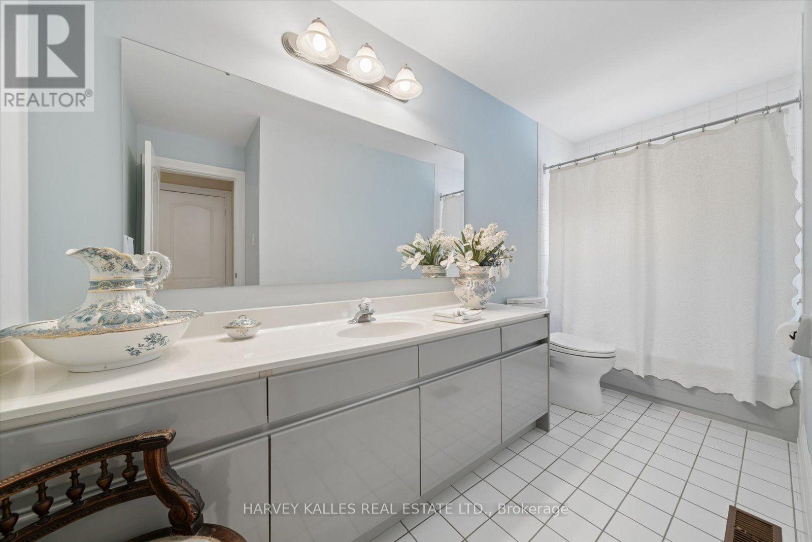 3685 ST. LAURENT COURT