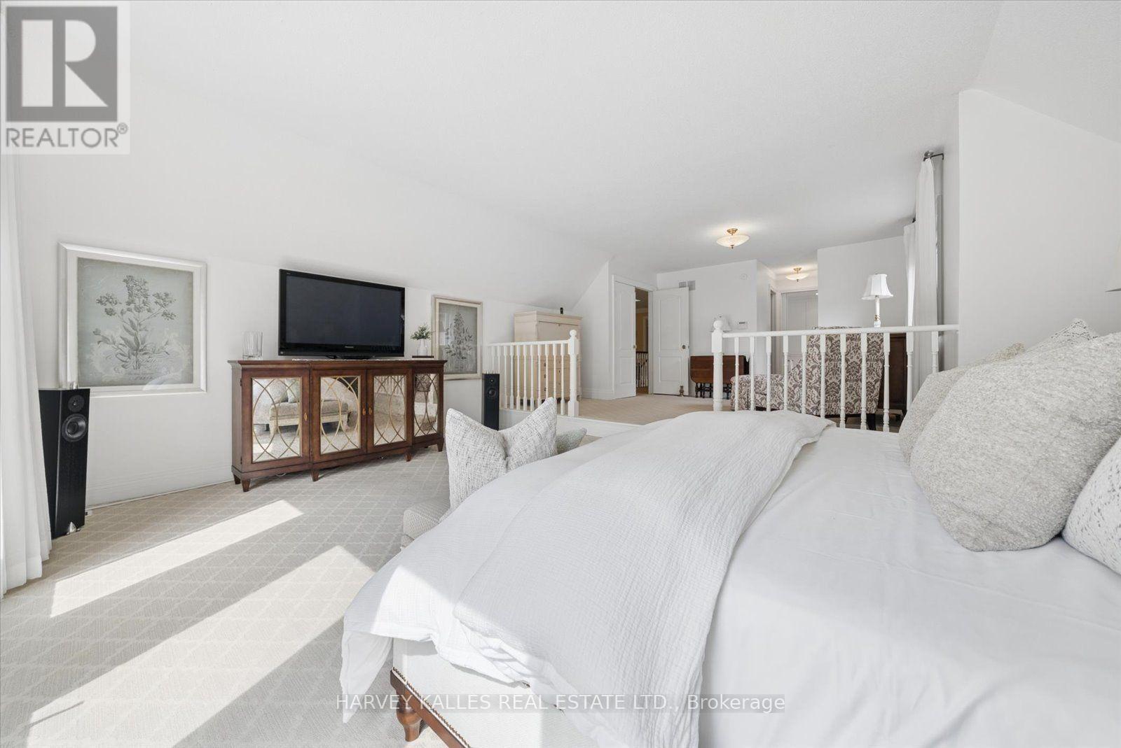 3685 ST. LAURENT COURT