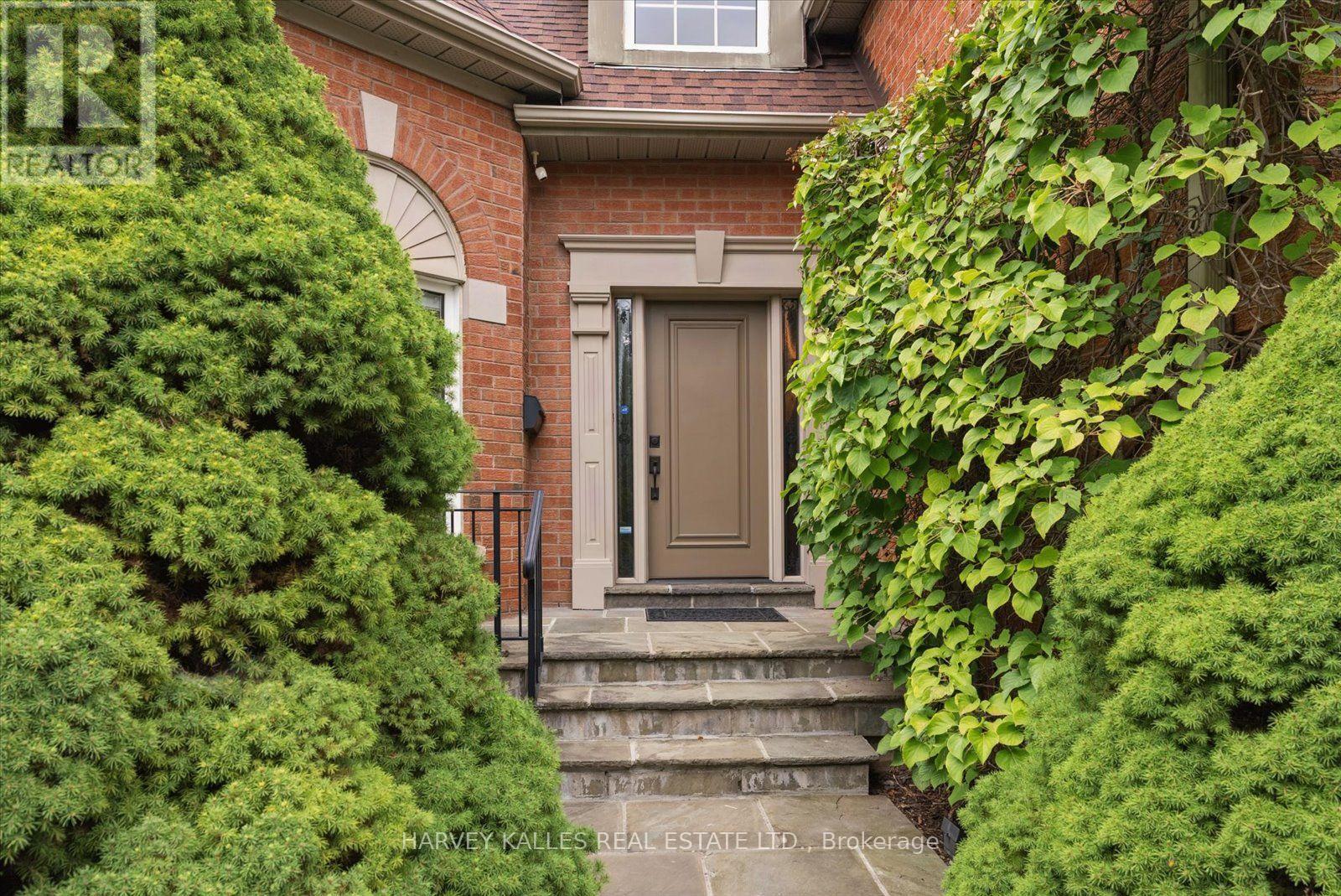 3685 ST. LAURENT COURT