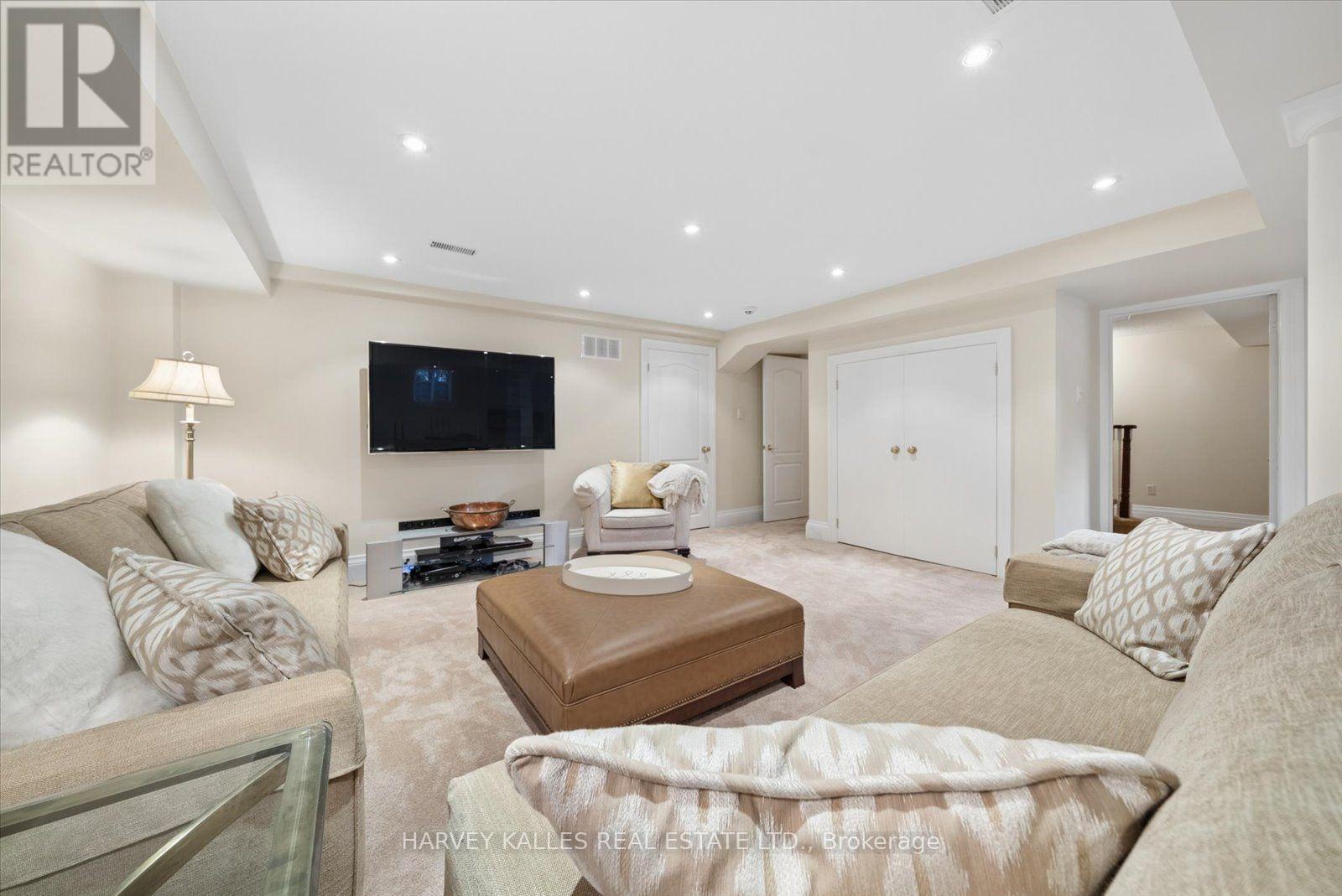 3685 ST. LAURENT COURT