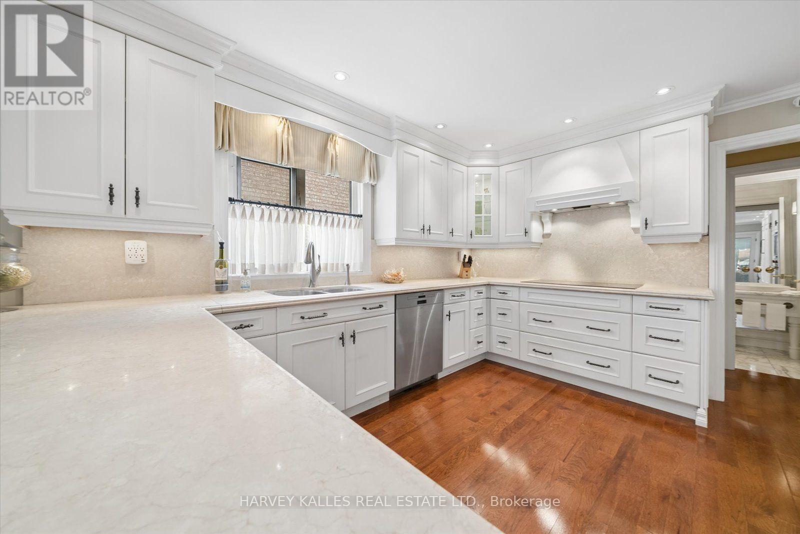 3685 ST. LAURENT COURT