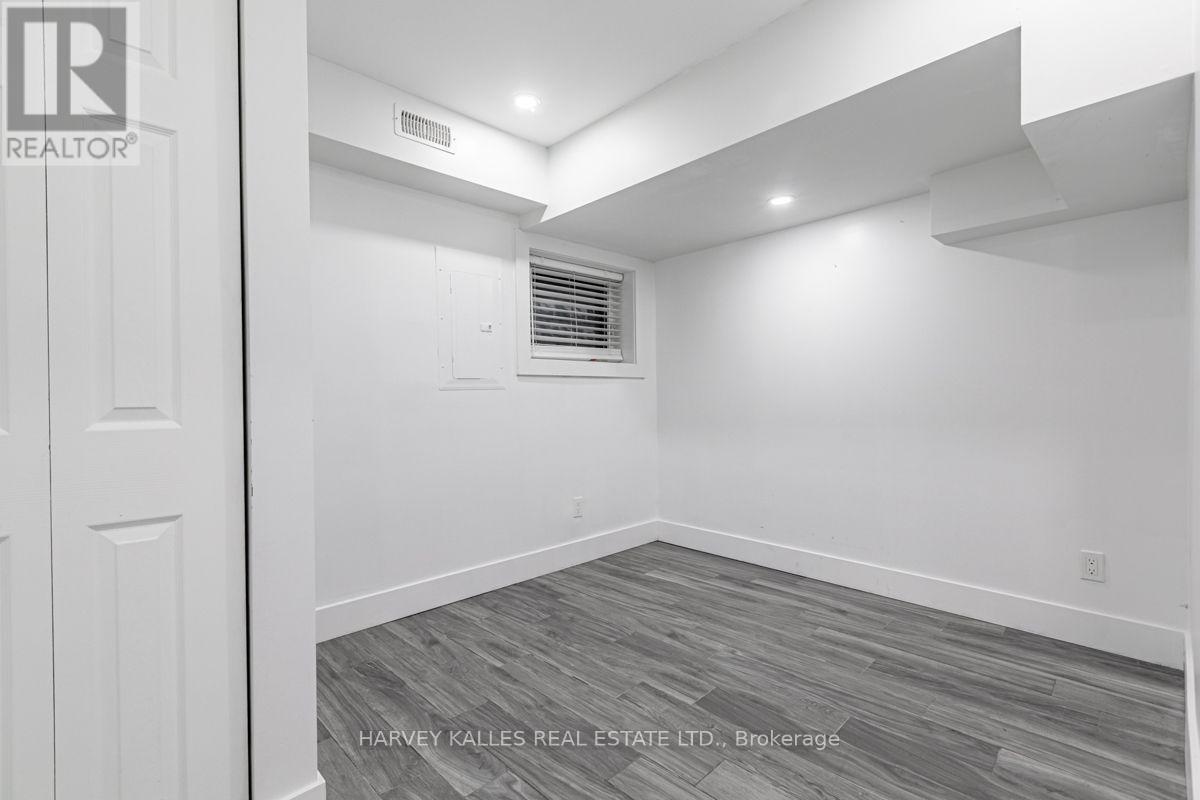 4 - 160 LANSDOWNE AVENUE