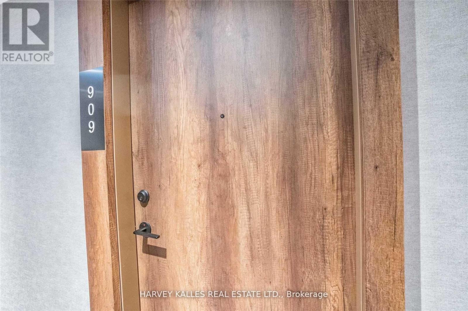 909 - 251 MANITOBA STREET Unit: 909