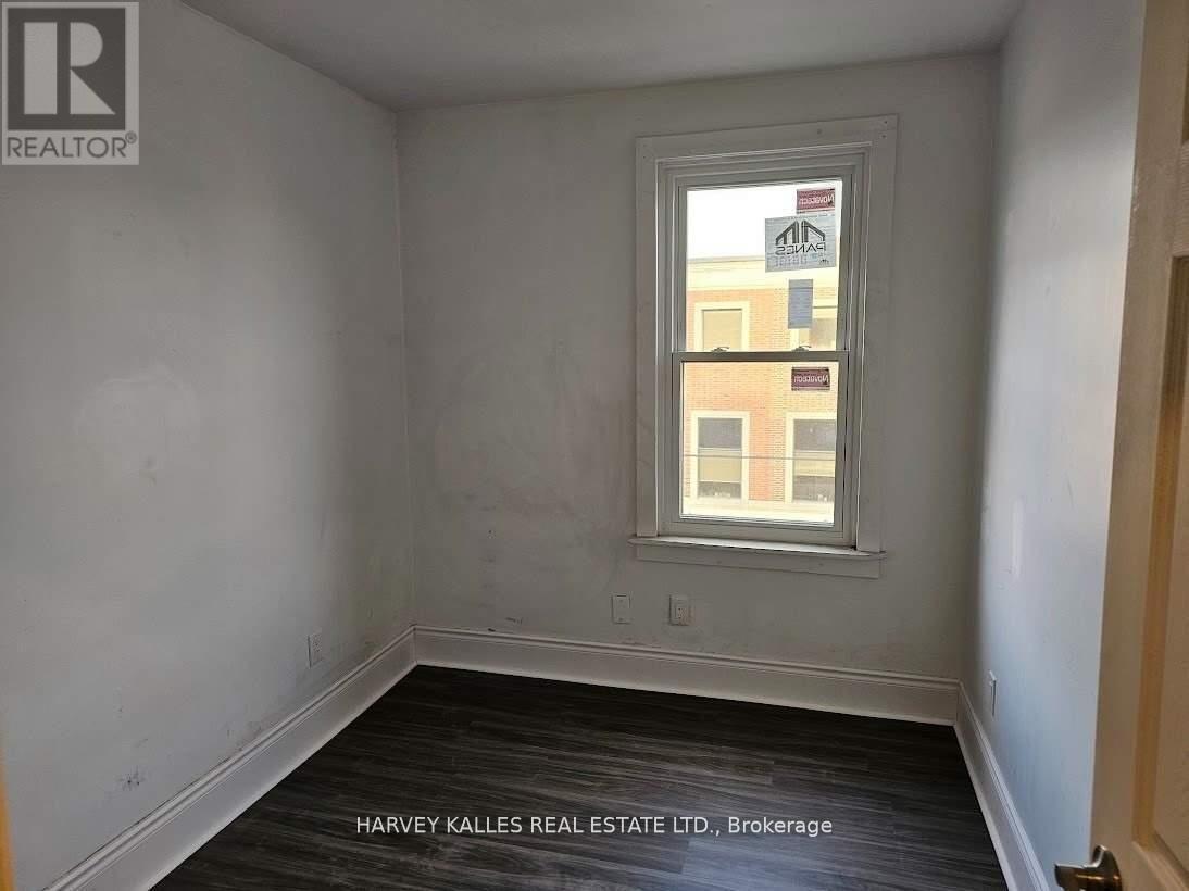 2ND FLOOR - 1166 ST CLAIR AVENUE W Unit: 2nd Floor
