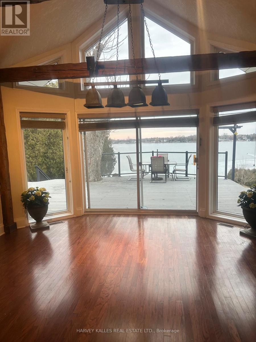 8 OAK DRIVE