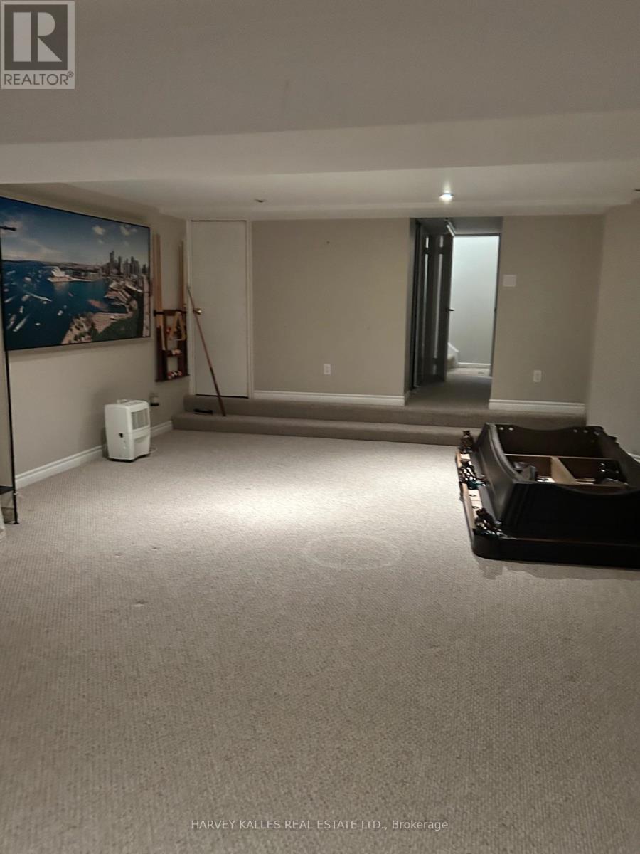 8 OAK DRIVE