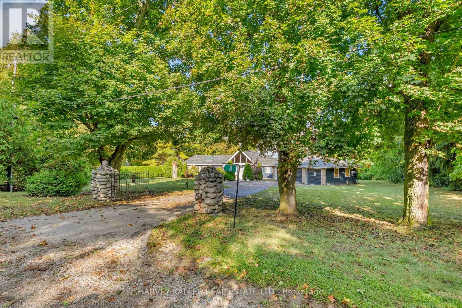 8 OAK DRIVE