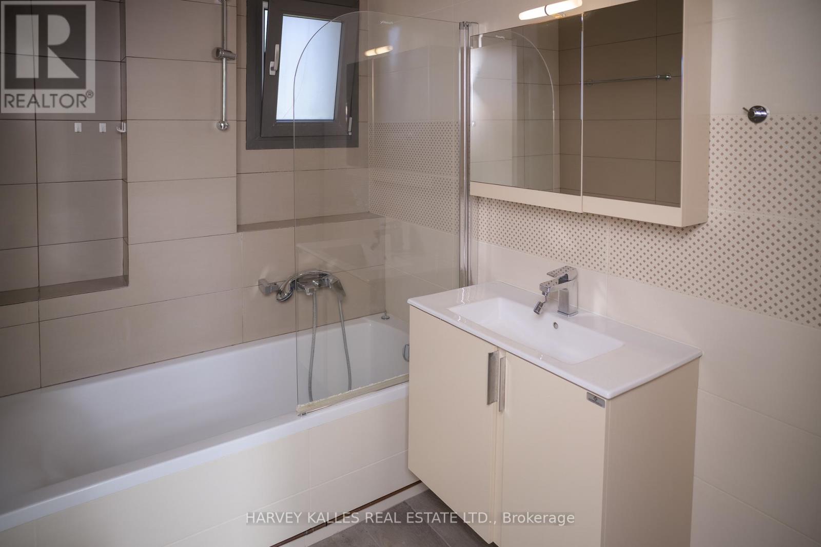 VILLA 4 IMION STREET