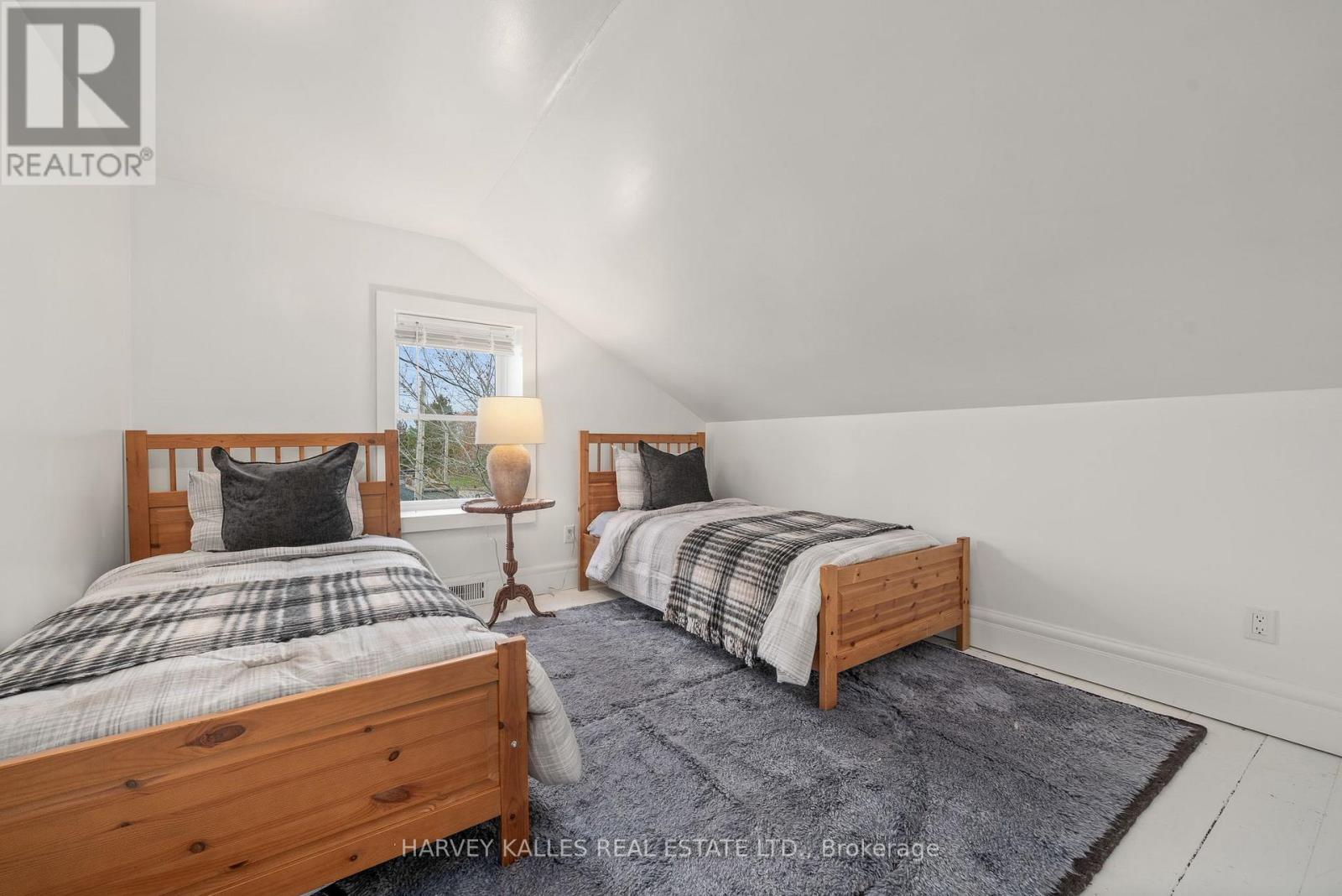 8 - 4427 COUNTY ROAD