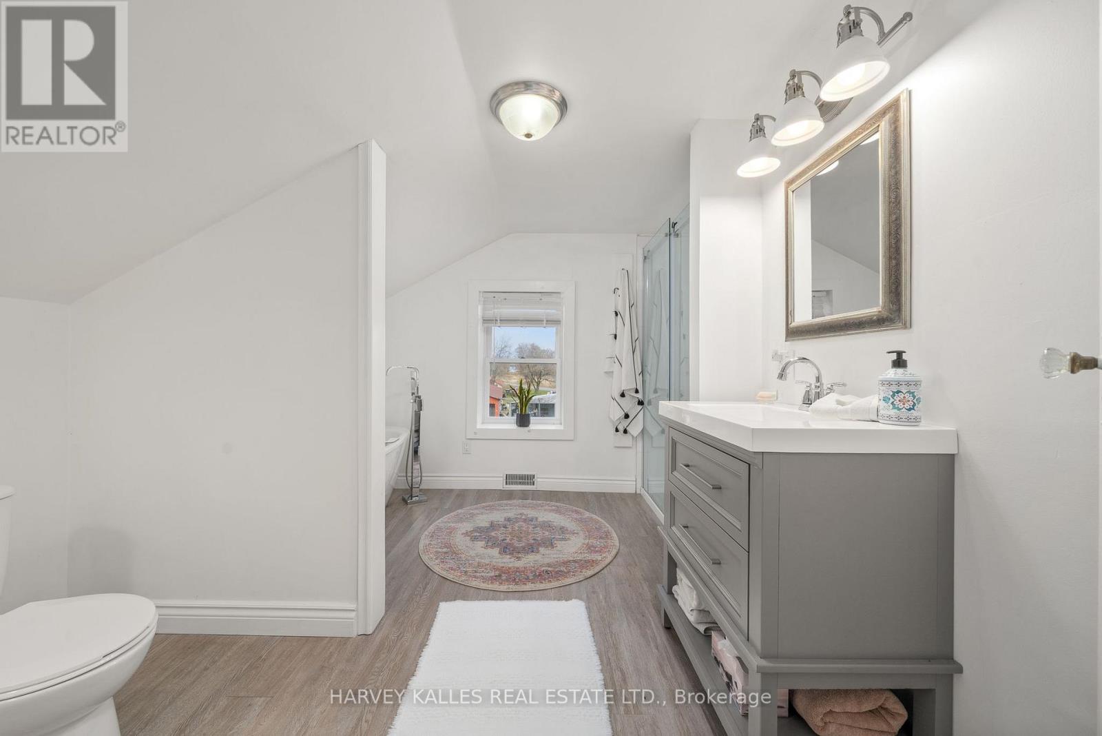 8 - 4427 COUNTY ROAD