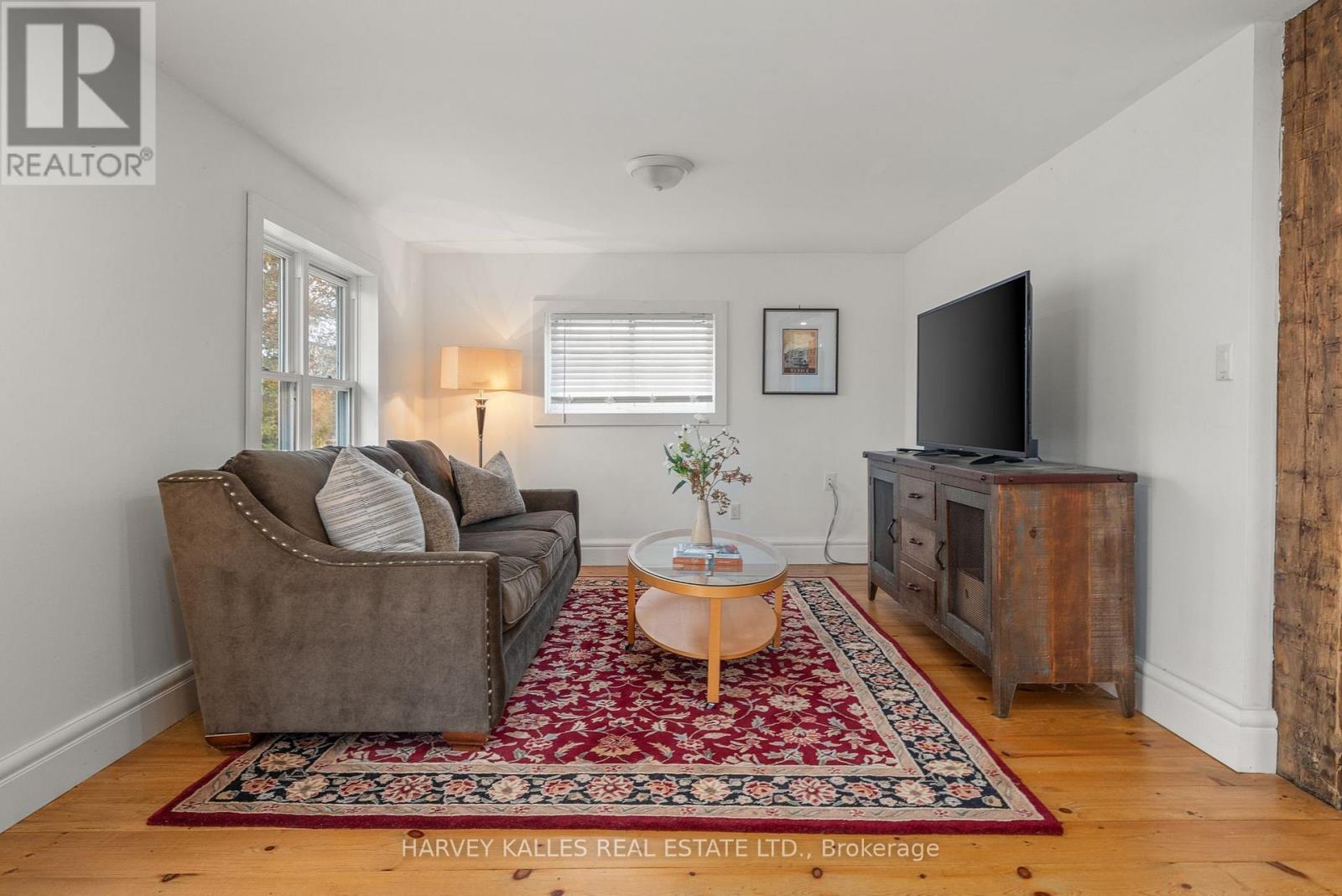 8 - 4427 COUNTY ROAD