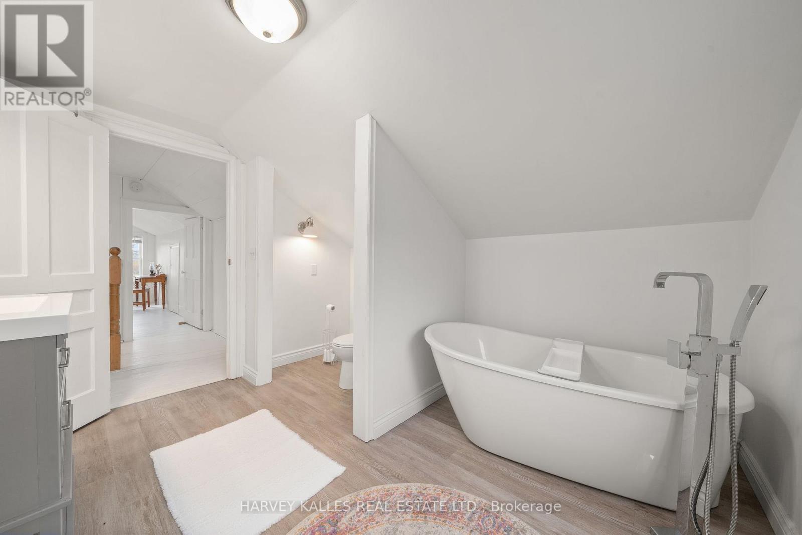 8 - 4427 COUNTY ROAD