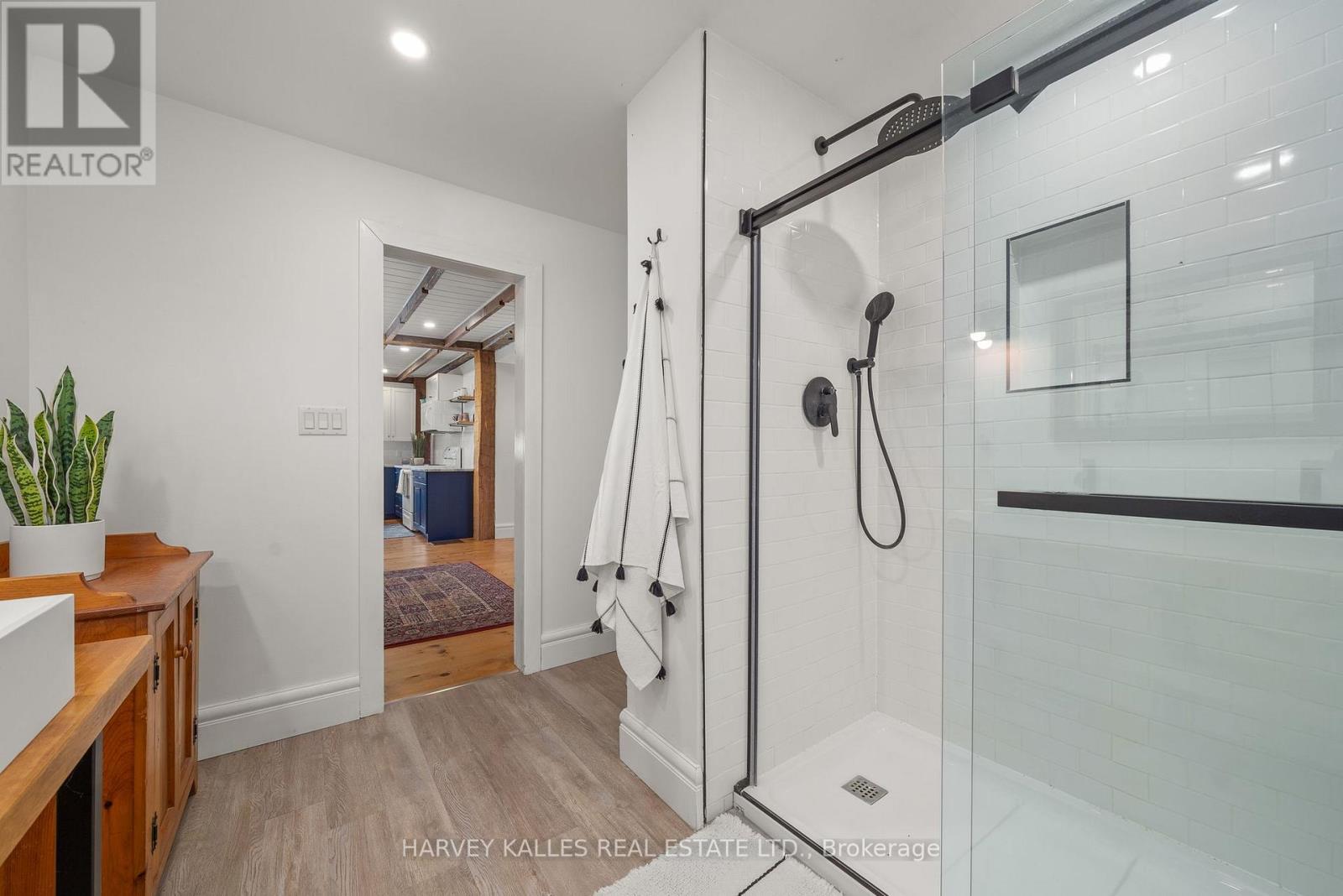 8 - 4427 COUNTY ROAD