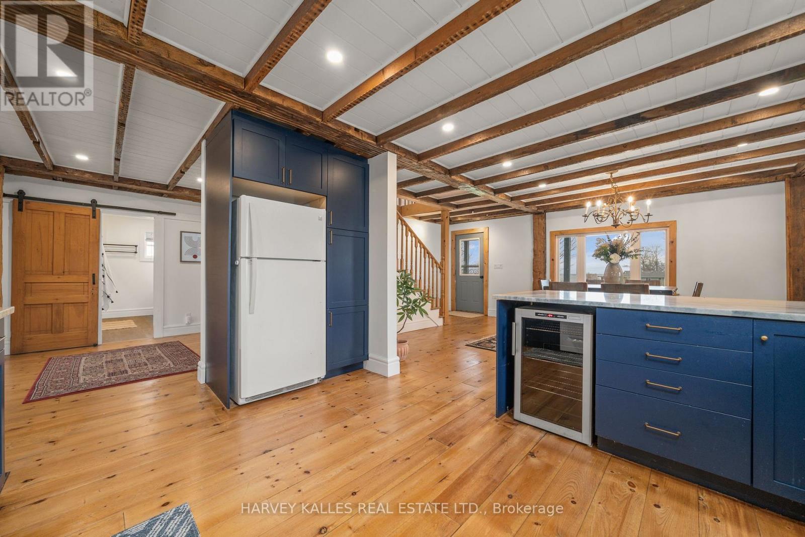 8 - 4427 COUNTY ROAD